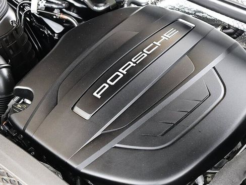 Used 2018 Porsche Macan AWD/4WD image 51