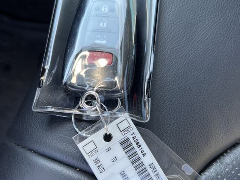 Used 2019 Toyota Camry XSE image 38