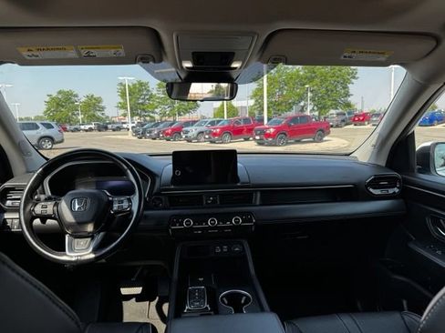Used 2023 Honda Pilot Elite image 18