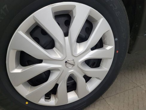 Used 2020 Nissan Rogue S image 31