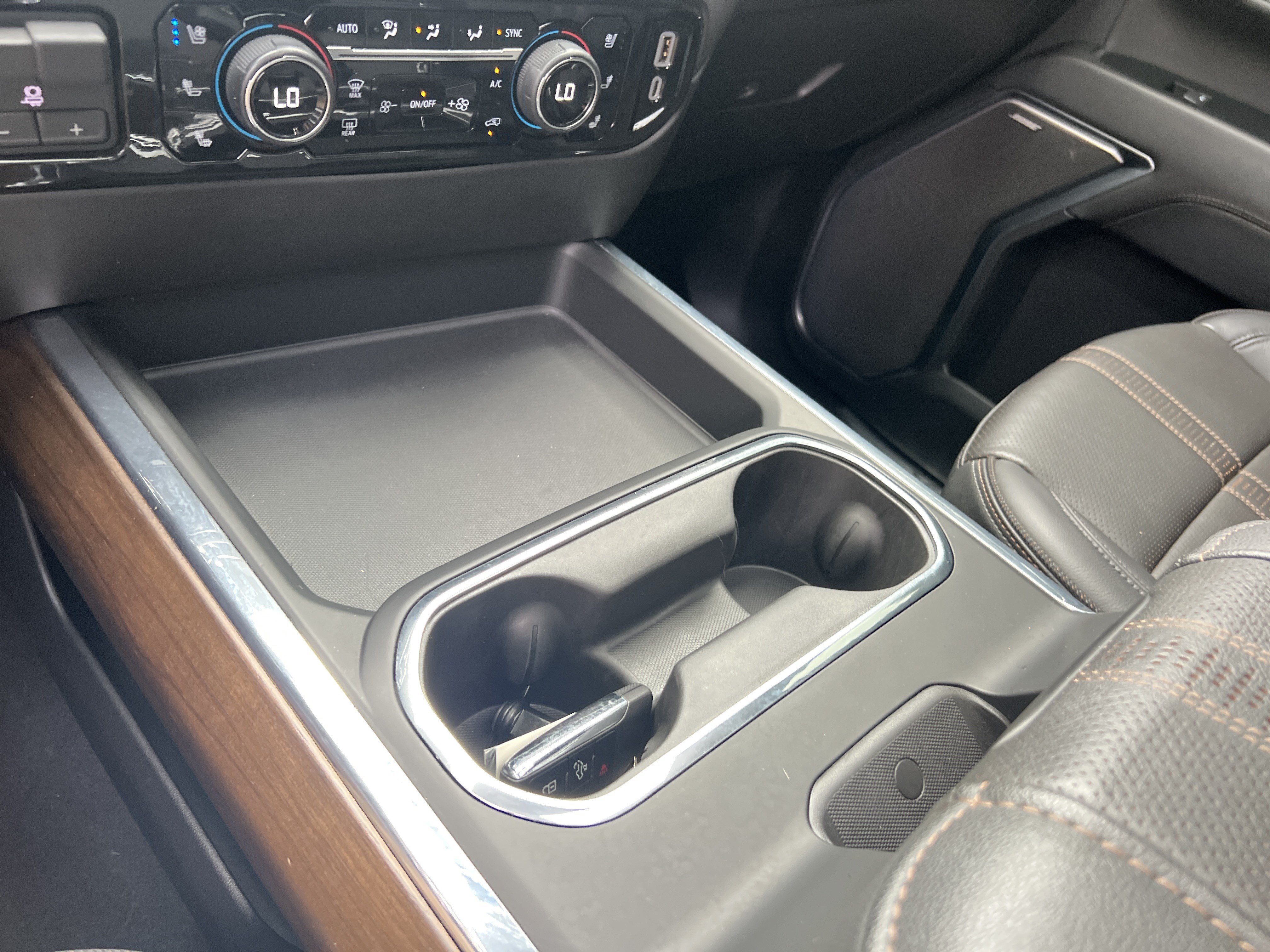 Certified 2024 Chevrolet Silverado 2500 High Country w/ High Country Premium Package AWD/4WD image 35