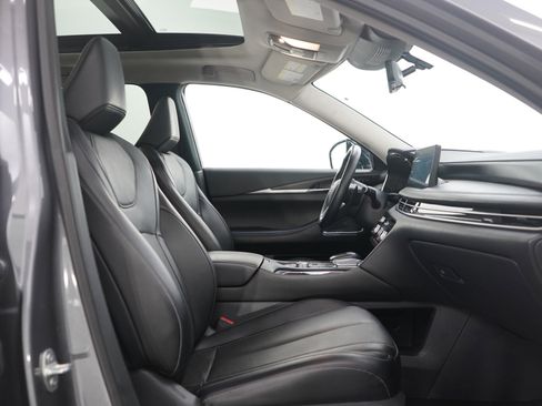 Used 2024 INFINITI QX60 Sensory image 11