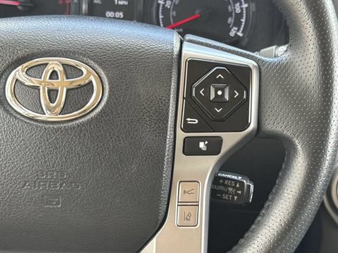 Used 2022 Toyota 4Runner SR5 Premium w/ Moonroof Package AWD/4WD image 15