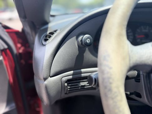 Used 2004 Ford Mustang Convertible RWD image 11
