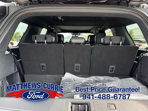 New 2026 Ford Expedition Platinum w/ Stealth Performance Package AWD/4WD image 14