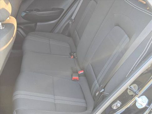 Used 2023 Hyundai Venue SEL FWD image 19