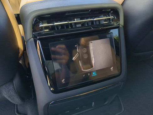 New 2026 Cadillac Escalade IQ Luxury 2 image 15