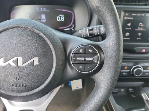 Used 2023 Kia Soul LX w/ LX Technology Package FWD image 28