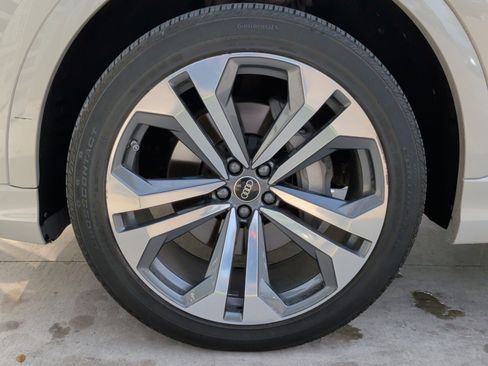 Certified 2022 Audi Q8 Premium Plus w/ Premium Plus Package image 34