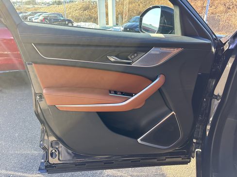 Used 2026 Jaguar F-PACE R-Dynamic S image 10