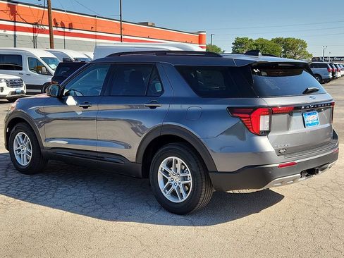 New 2026 Ford Explorer Active w/ Active Comfort Package RWD image 8