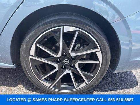 Used 2024 Nissan Sentra SR w/ SR Premium Package FWD image 9