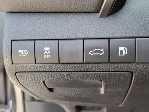 Used 2018 Toyota Camry XSE FWD image 18