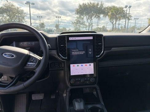 Used 2024 Ford Ranger Lariat w/ Advanced Towing Package image 10