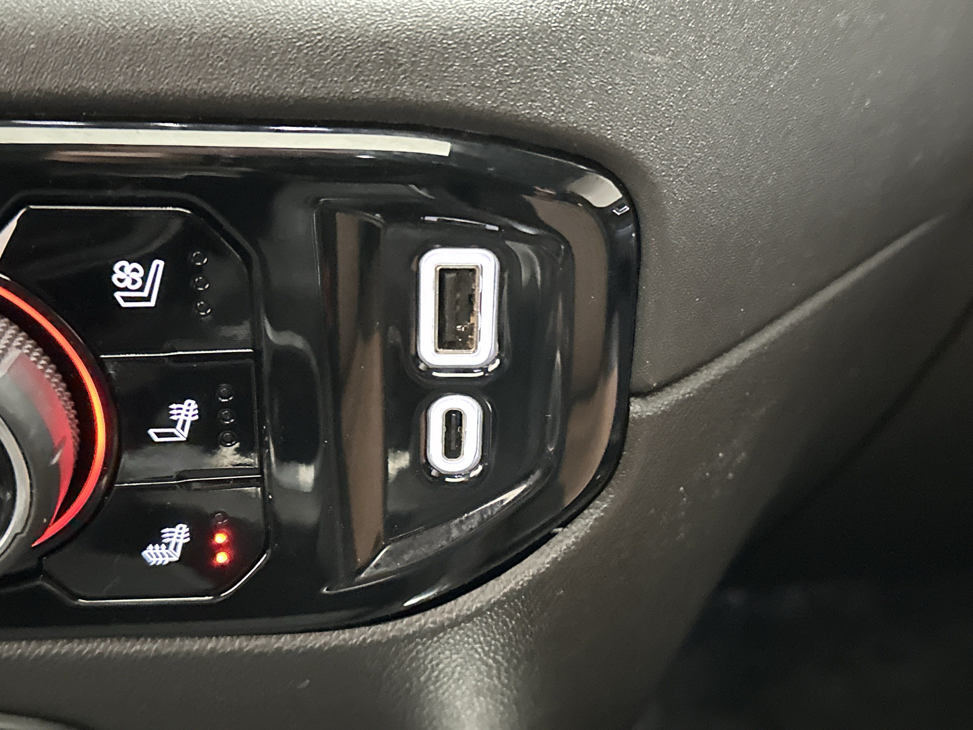 Used 2024 Chevrolet Silverado 3500 High Country w/ High Country Premium Package AWD/4WD image 49