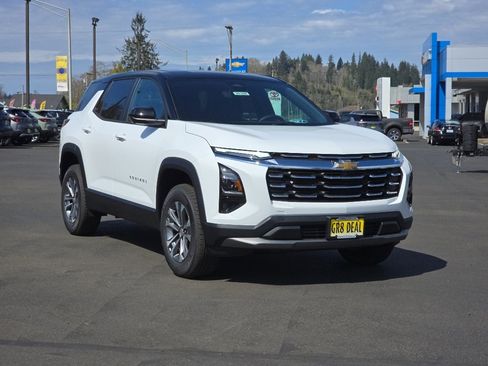 New 2026 Chevrolet Equinox LT w/ Safety and Technology Package AWD/4WD image 2