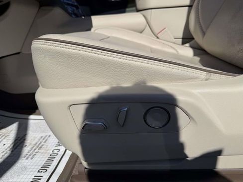 Certified 2021 GMC Yukon XL Denali w/ Denali Premium Package image 18