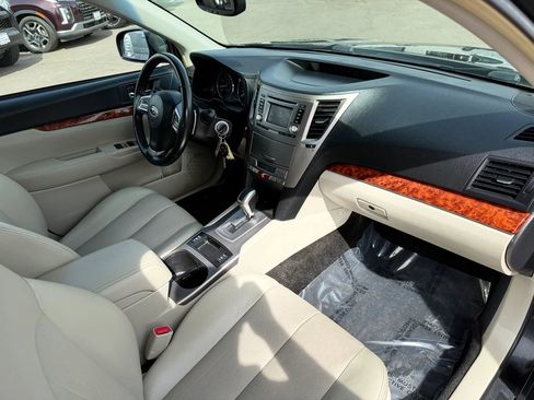 Used 2012 Subaru Outback 2.5i Limited w/ Moonroof Pkg AWD/4WD image 21
