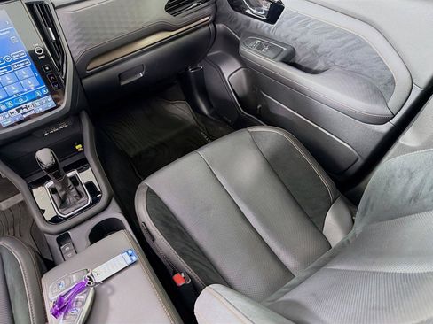 Used 2025 Subaru Forester Touring AWD/4WD image 27