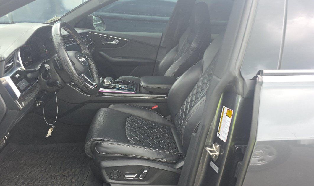 Used 2021 Audi SQ8 Premium Plus w/ SQ8 Black Optic Package AWD/4WD image 4