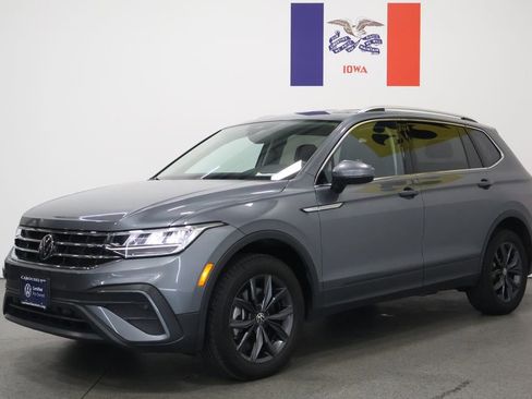 Used 2023 Volkswagen Tiguan SE image 8