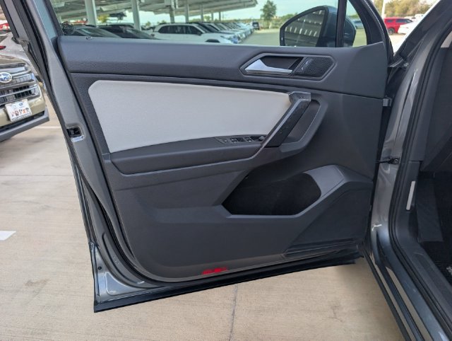 Used 2019 Volkswagen Tiguan SE AWD/4WD image 22