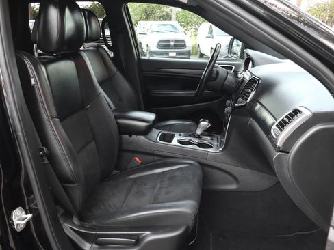 Used 2019 Jeep Grand Cherokee Altitude image 48