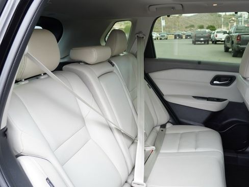 Used 2023 Nissan Rogue SL w/ SL Premium Package image 25