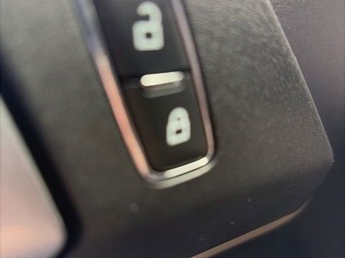 Used 2023 Ford Bronco Wildtrak AWD/4WD image 32