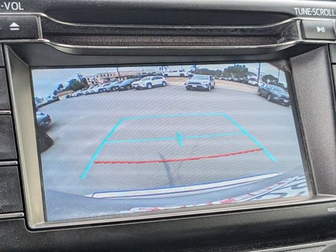 Used 2018 Toyota RAV4 LE image 6