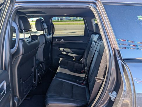 Used 2020 Jeep Grand Cherokee Altitude AWD/4WD image 14