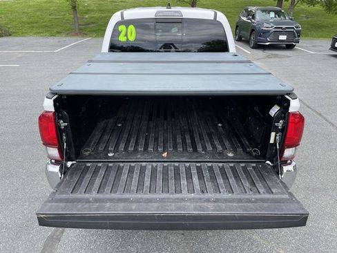 Certified 2020 Toyota Tacoma SR5 AWD/4WD image 25