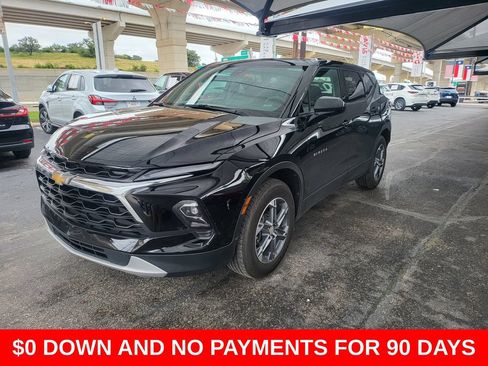 Used 2025 Chevrolet Blazer LT FWD image 1