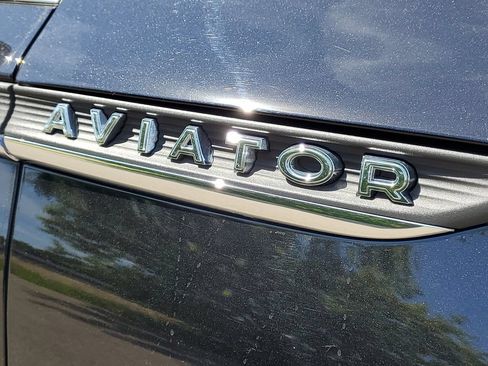 Used 2025 Lincoln Aviator AWD image 6