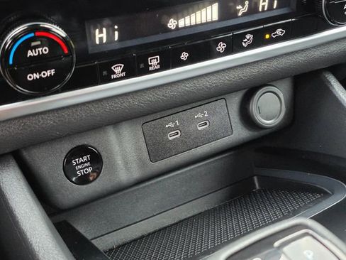 Used 2025 Nissan Rogue SV image 31