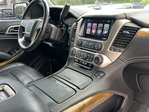 Used 2017 GMC Yukon Denali w/ Open Road Package AWD/4WD image 19