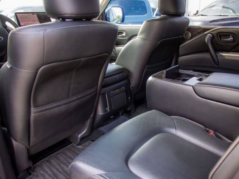 Used 2022 INFINITI QX80 Luxe w/ All-Season Package RWD image 11