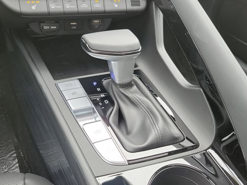 Certified 2023 Hyundai Elantra Limited w/ Cargo Package image 13