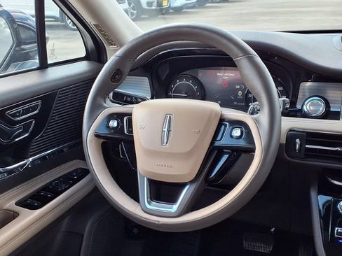 Certified 2022 Lincoln Corsair FWD w/ Premium Package image 8