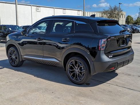 New 2026 Nissan Kicks SR w/ SR Premium Package FWD image 8