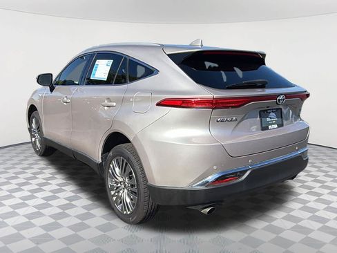 Used 2021 Toyota Venza XLE w/ Carpet Mat Package (TMS) AWD/4WD image 7
