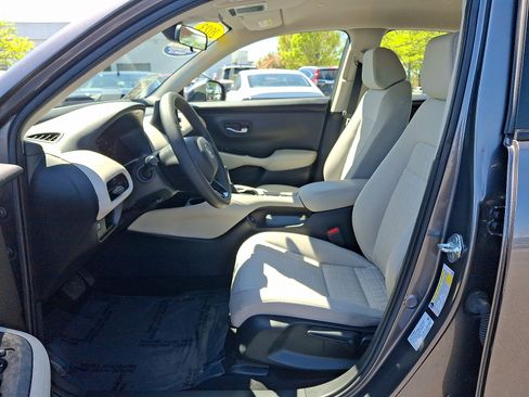 Used 2023 Honda HR-V LX image 13