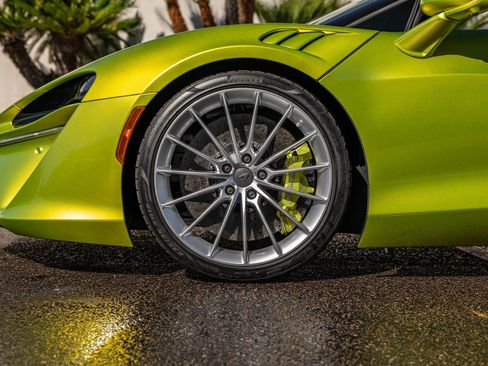 Used 2025 McLaren Artura Spider image 7