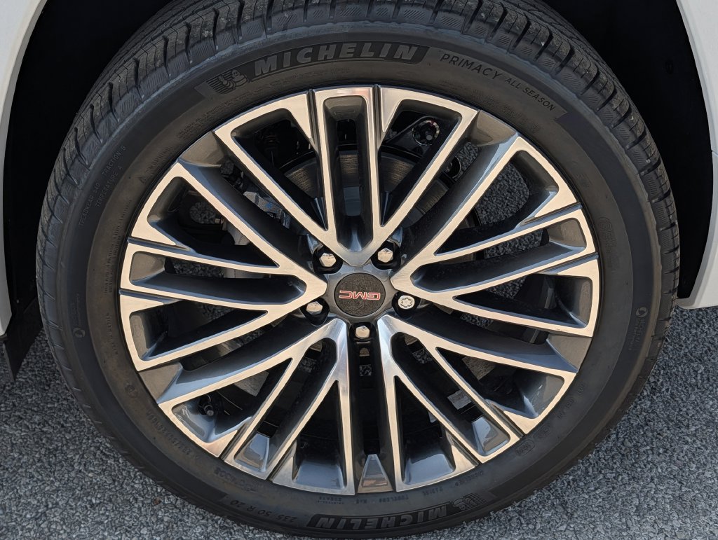 New 2027 GMC Terrain Denali w/ LPO, Floor Liner Package AWD/4WD image 9