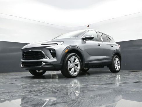 Used 2025 Buick Encore GX Preferred AWD/4WD image 45