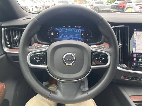Used 2025 Volvo V60 B5 Cross Country Plus AWD/4WD image 25