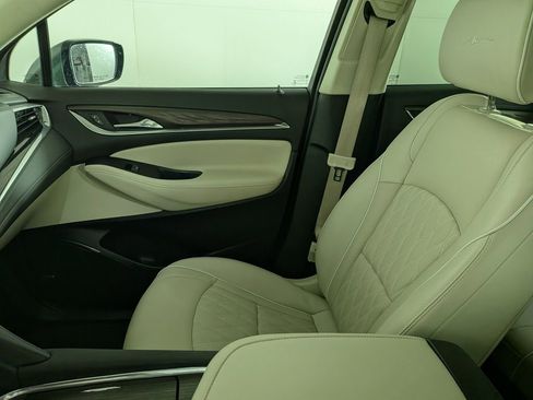 Used 2023 Buick Enclave Avenir image 32