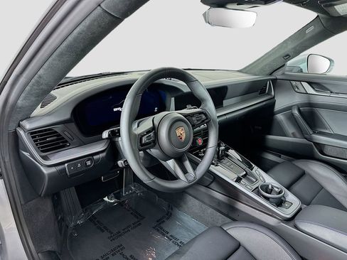 Used 2026 Porsche 911 Carrera image 4