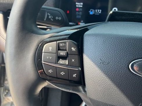 Used 2025 Ford Explorer Platinum w/ LUX Leather Package AWD/4WD image 25