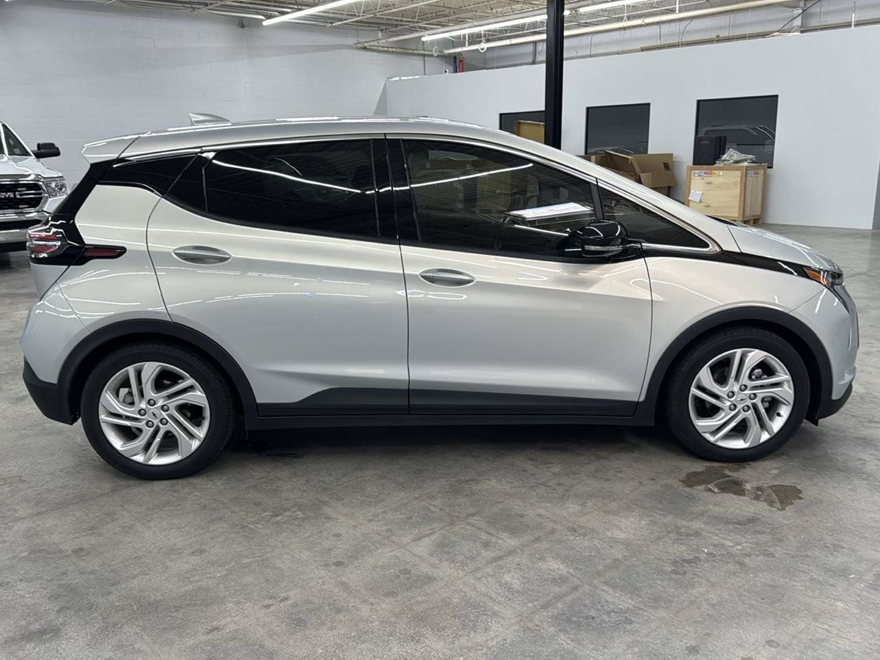 Used 2022 Chevrolet Bolt LT FWD image 6